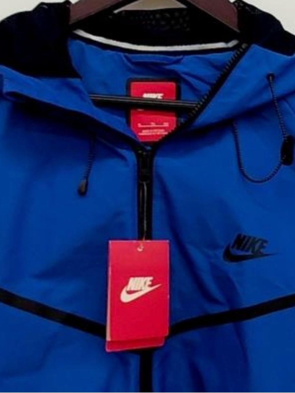 Nike Tech Windbreaker - Picture 2 of 4